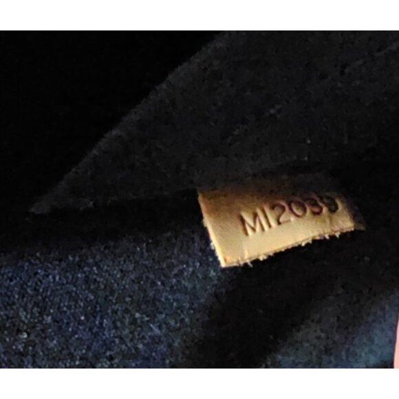 LOUIS VUITTON Alma GM Vernis Patent Monogram Green Bag Large Tote Satchel Bag LV - Picture 9 of 16